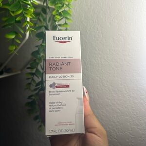Radiant Tone Daily Lotion 30 SPF - Pink/White
